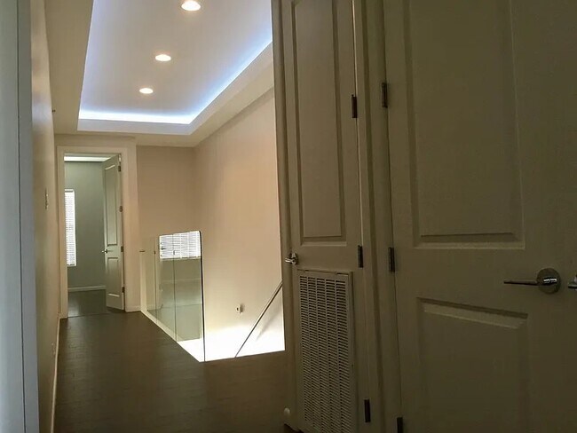 Foto del edificio - 3010 S L Ln
