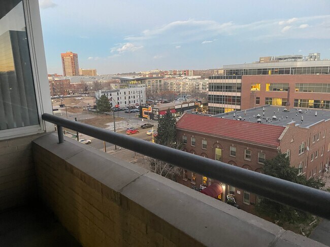 Foto del edificio - 300 E 17th Ave