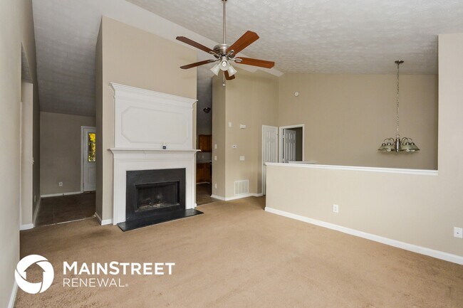 Foto del edificio - 6731 Hidden Lake Dr