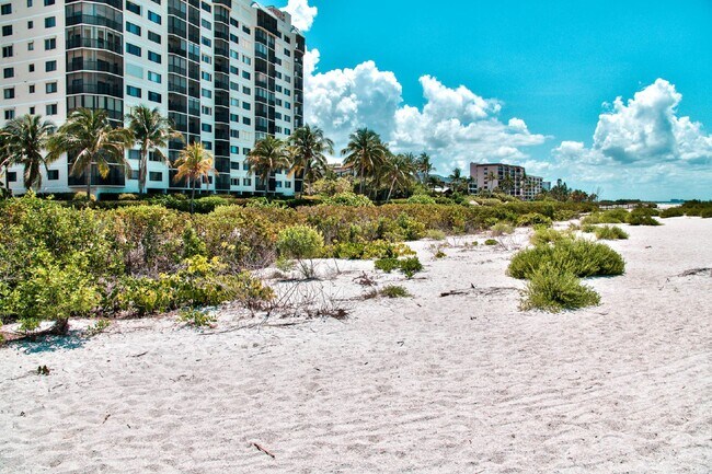 Foto del edificio - 7500 Estero Blvd