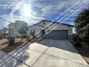 Building Photo - 1643 E Luna Blanca Way