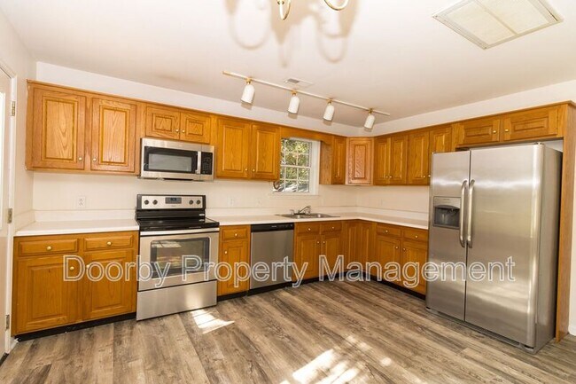 Foto del edificio - 1004 Roselawn Dr