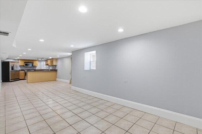 Foto del edificio - 2117 N Humboldt Blvd