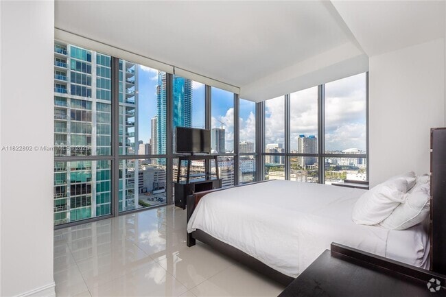 Building Photo - 1100 Biscayne Blvd