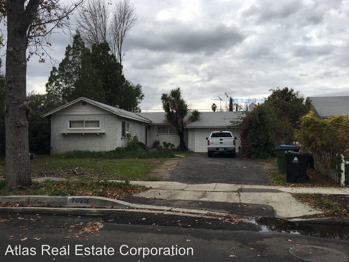 Foto principal - 7029 Cozycroft Ave