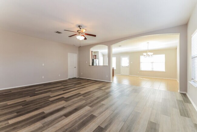 Foto del edificio - 120 Meadow Crest Dr