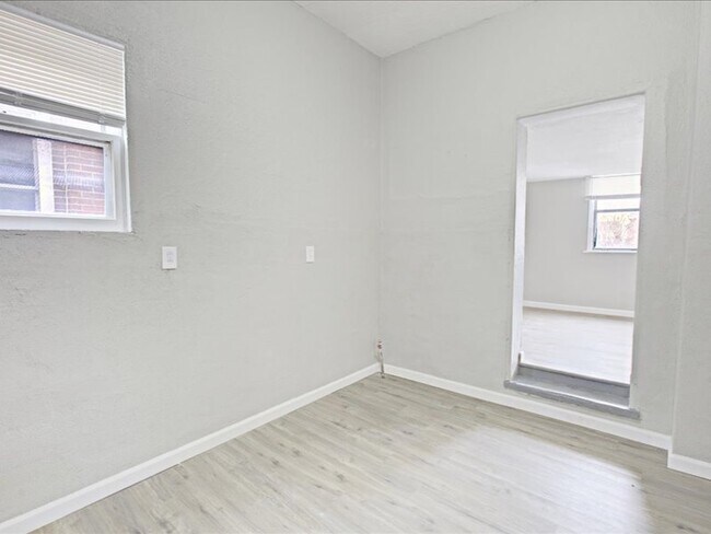 Building Photo - 6730 Vermont Ave