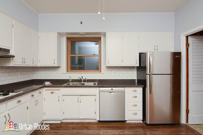 Foto del edificio - 3531 N Bell Ave