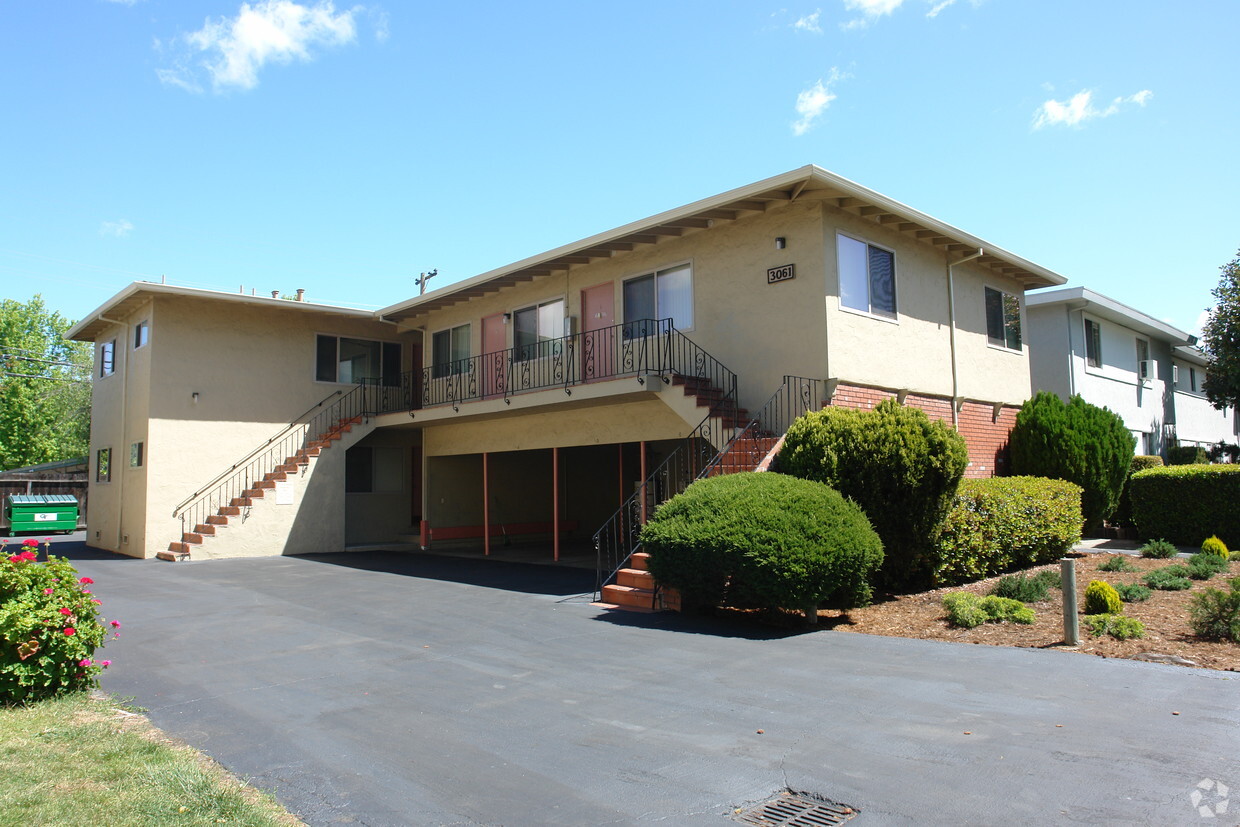 Primary Photo - 3061 David Ave