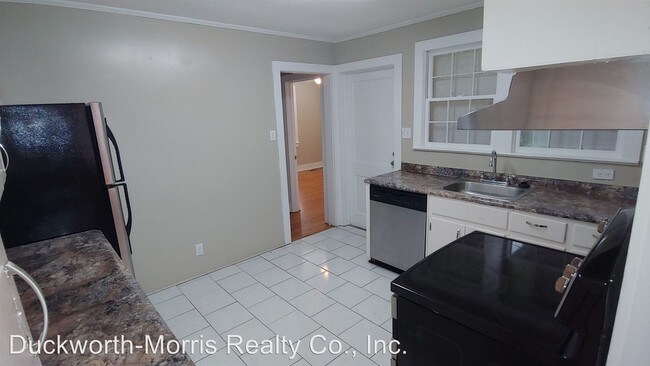 Building Photo - 3 br, 1 bath Apartment - 1609 14th St E