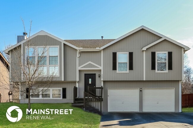 Building Photo - 309 SW Creek Ridge Drive .