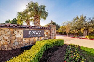 Building Photo - 701 Center Ridge Dr