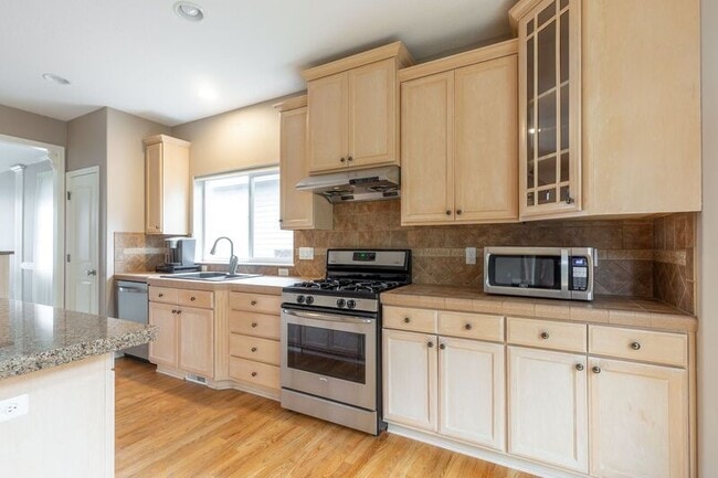Building Photo - 11528 SE Verns Way