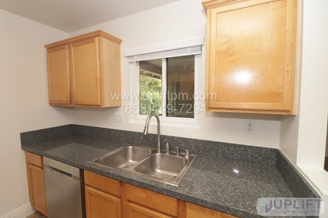 Building Photo - 2 Bed, 2 Bath Condo with Modern Upgrades A...