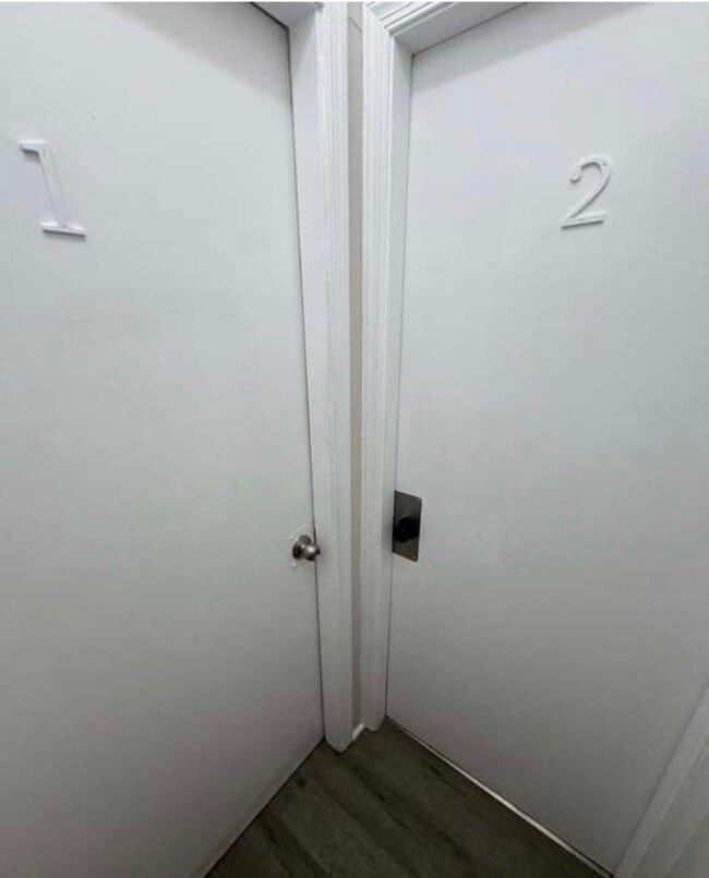 Building Photo - 731 W 4th St