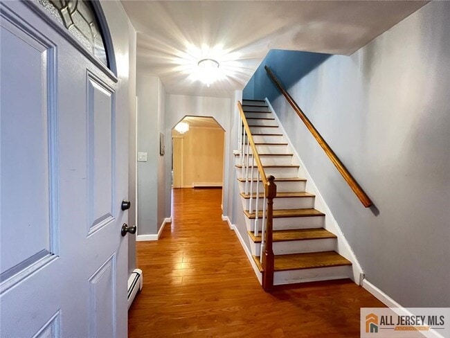 Building Photo - 406 Cranbury Rd