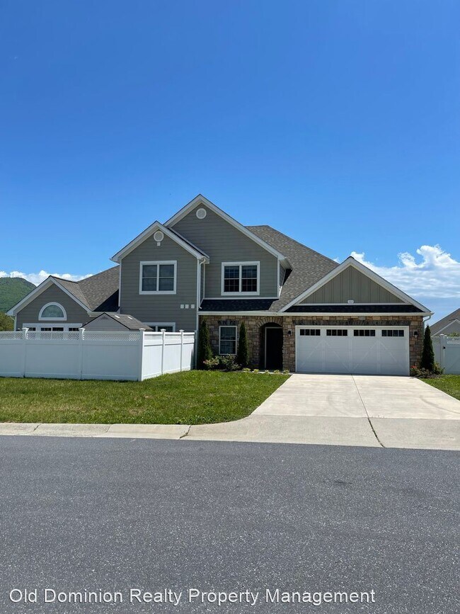 Foto del edificio - 4 br, 2.5 bath House - 111 Macallister Way