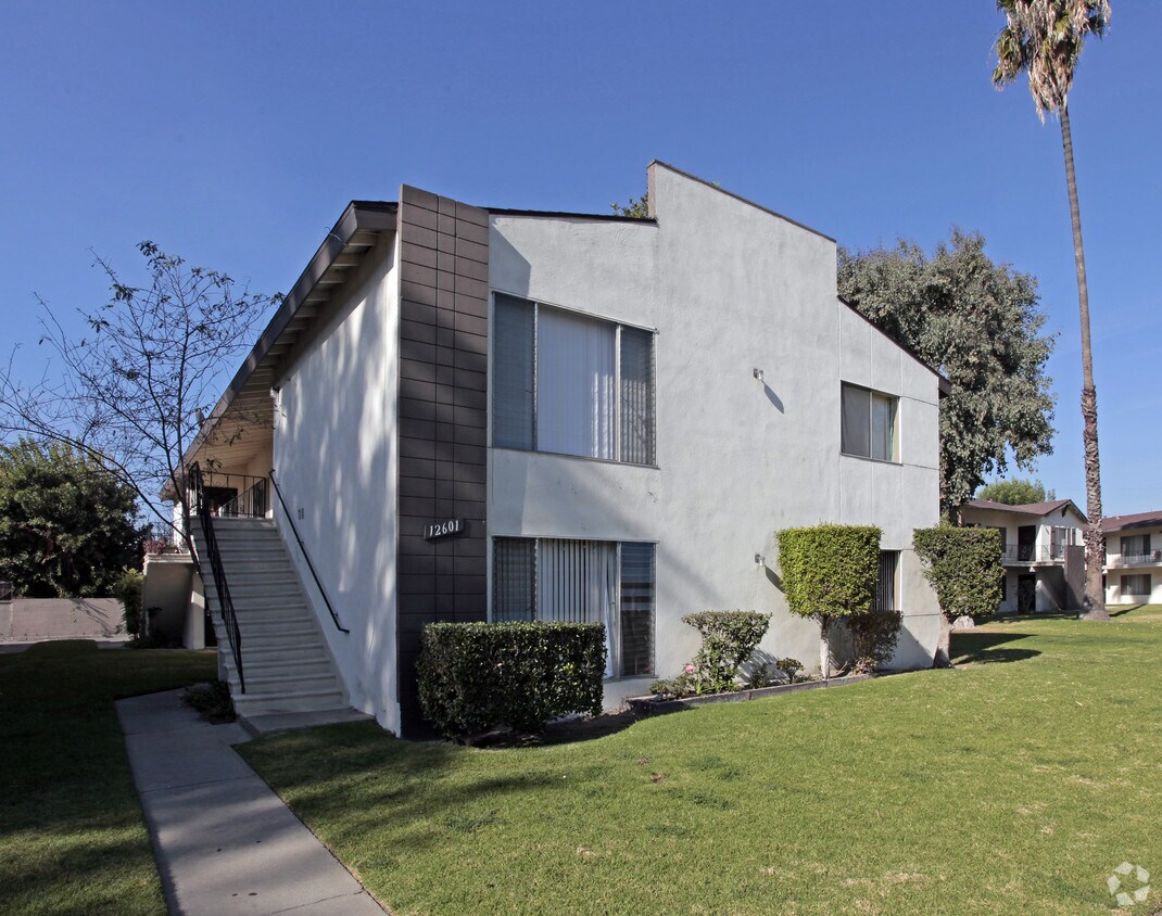 Primary Photo - 12601 Flower St
