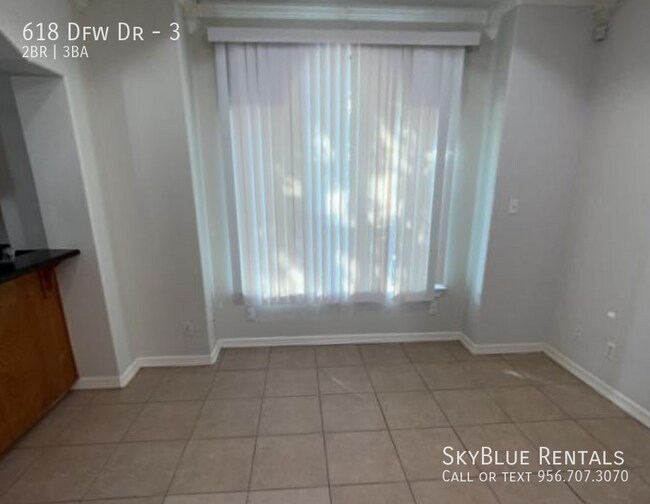 Building Photo - 618 S Dfw Dr