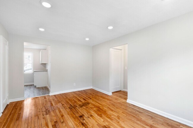 Foto del edificio - Montclair Court Apartments