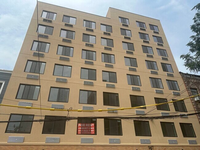 Foto del edificio - 947 College Ave