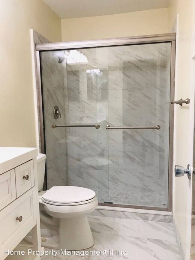 Building Photo - 2 br, 2 bath House - 9123 E. Highland Pine...