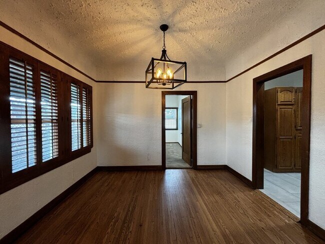Foto del edificio - 3812 E 10th St