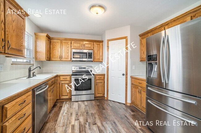 Foto del edificio - Beautiful and spacious 3 bedroom, 3.5 bath!