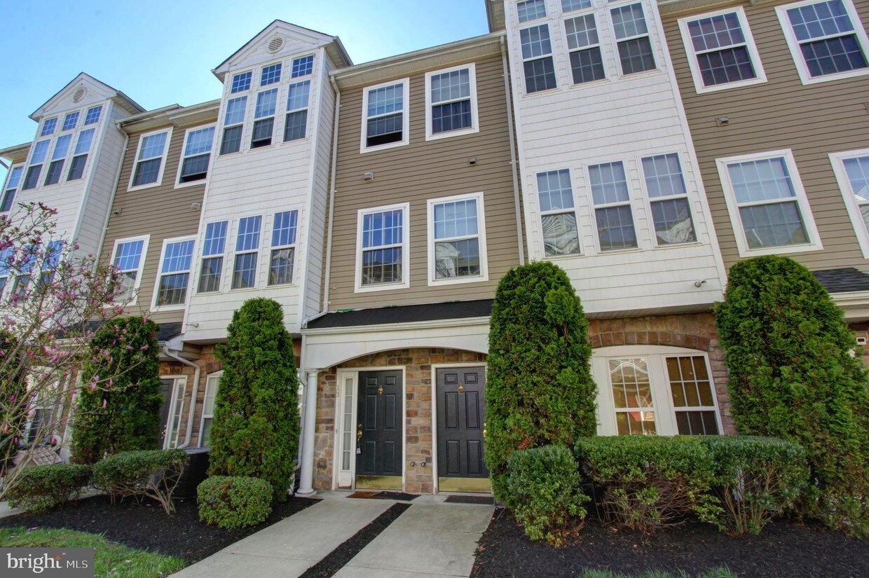 13 Turtle Ct, Delanco, NJ 08075 Townhome Rentals in Delanco NJ