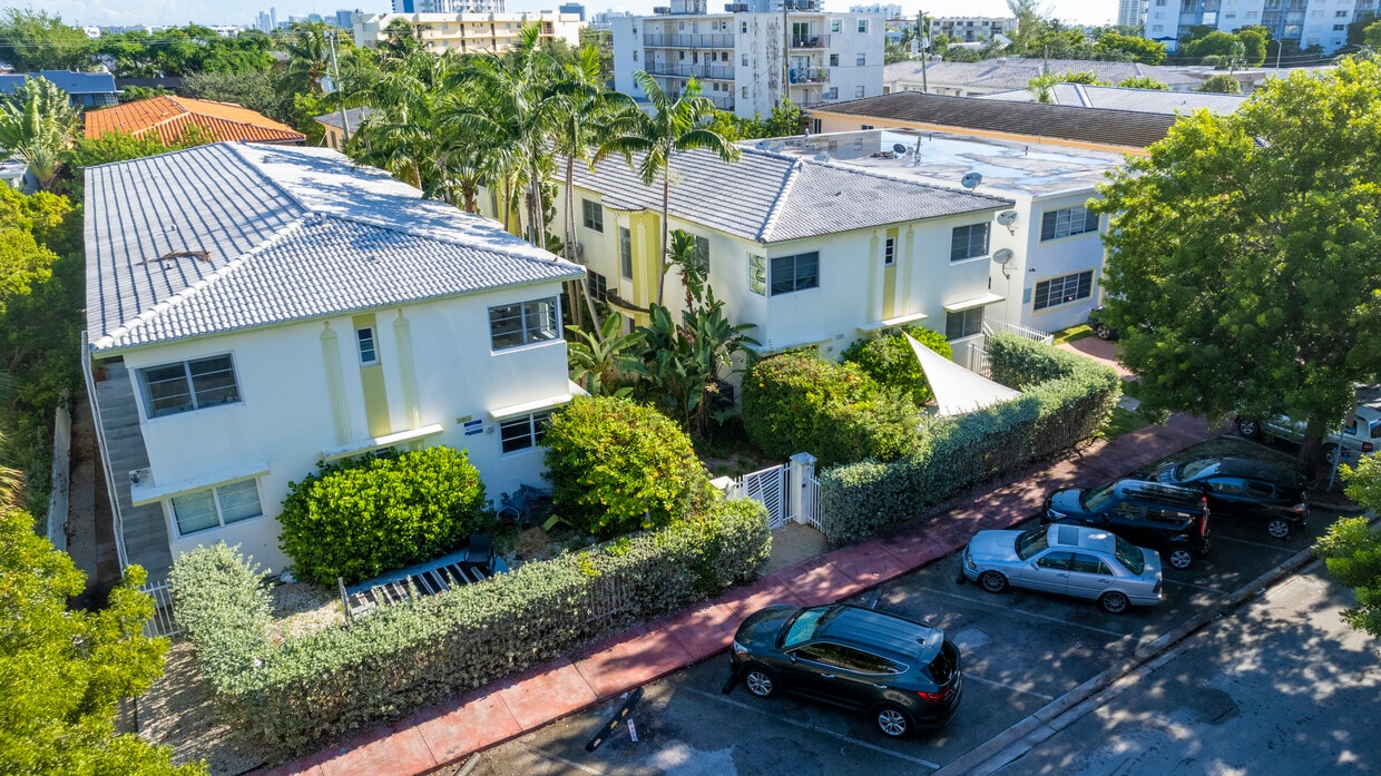 Primary Photo - 1007 Bay Dr