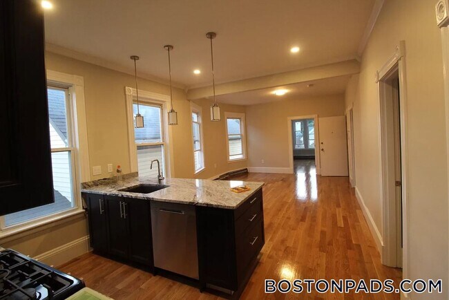 Foto del edificio - 125 Princeton St