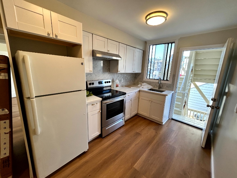 Primary Photo - 155 Sickles Ave