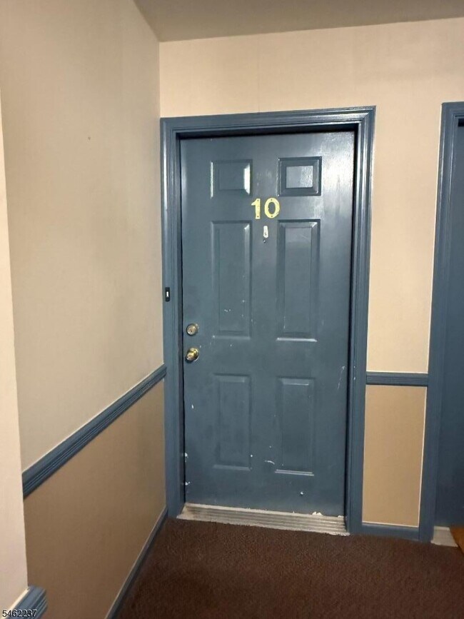 Foto del edificio - 5010 Bryant Dr