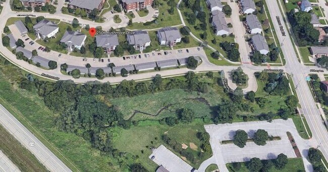 Foto del edificio - $1,195 | 2 Bedroom, 1 Bathroom Condo - 1st Floor [No Patio] | No Pets | Available for August 1st,...