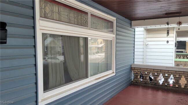 Foto del edificio - 3334 W 129th St