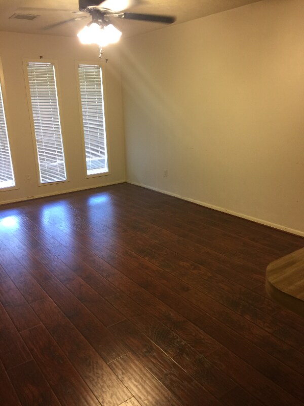 Building Photo - 2408 Bosque Dr