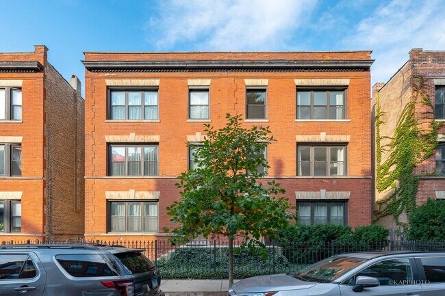Building Photo - 2404 N Surrey Ct