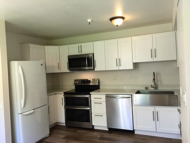 Building Photo - 128 Golden Gate Cir