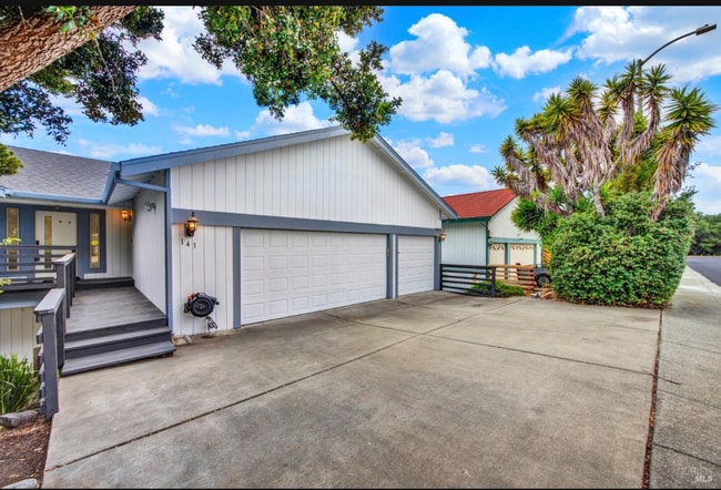 Building Photo - 143 Creekview Dr