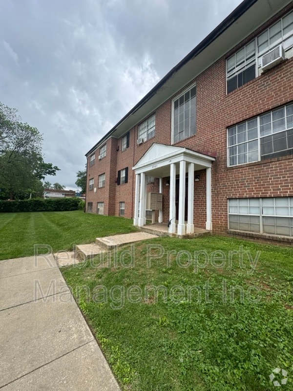 Building Photo - 3901 Groveland Ave