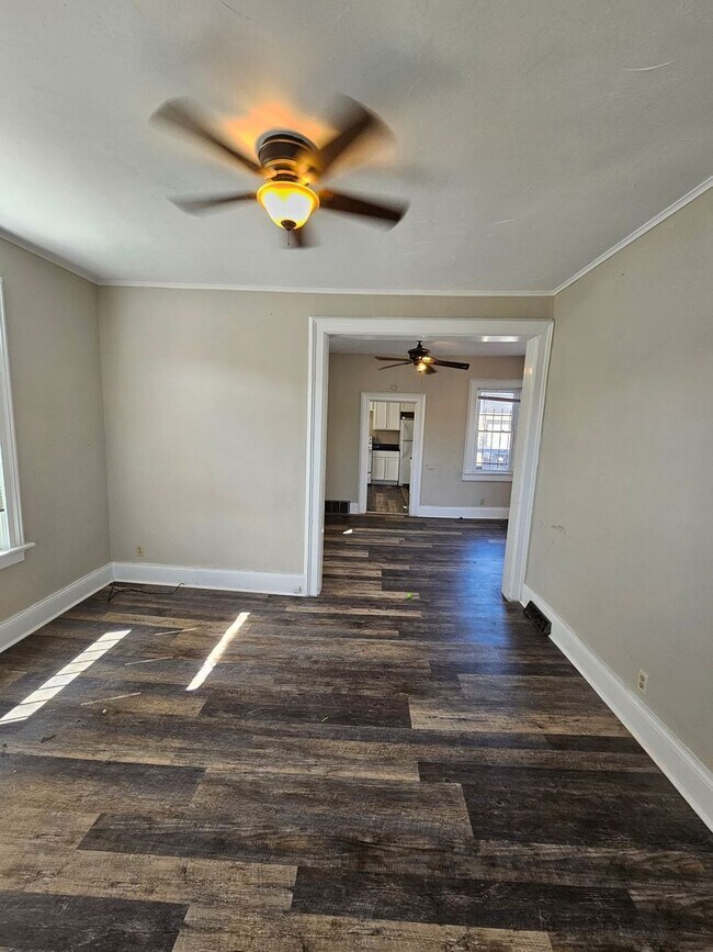 Foto del edificio - 6 Bedroom Single Family