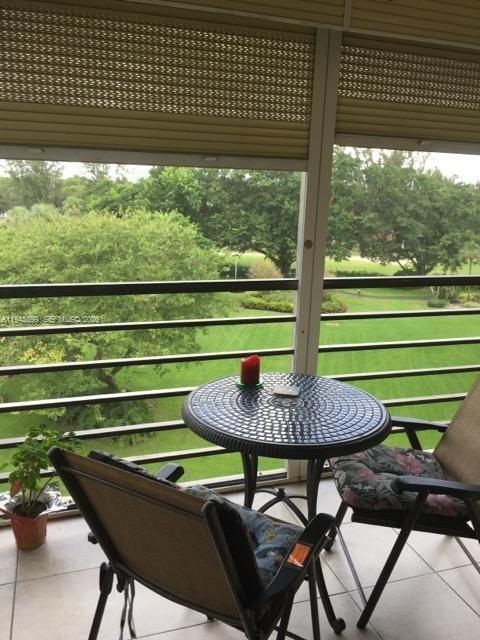 Foto del edificio - 900 St Charles Pl