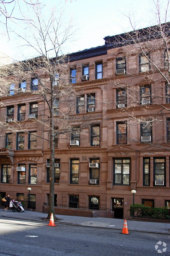 Foto del edificio - 109 W 70th St