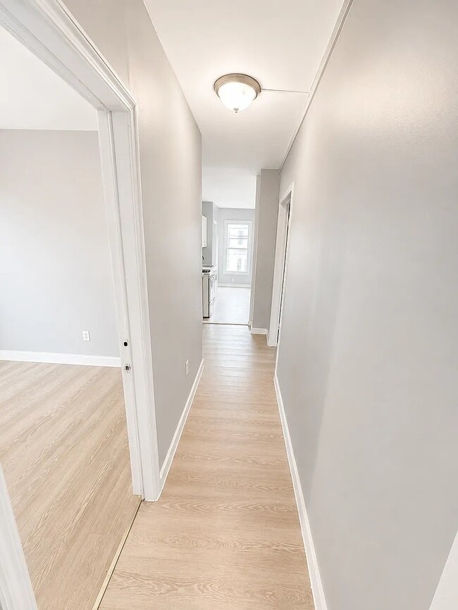 198 Parker St #2 — photo 5 of 7