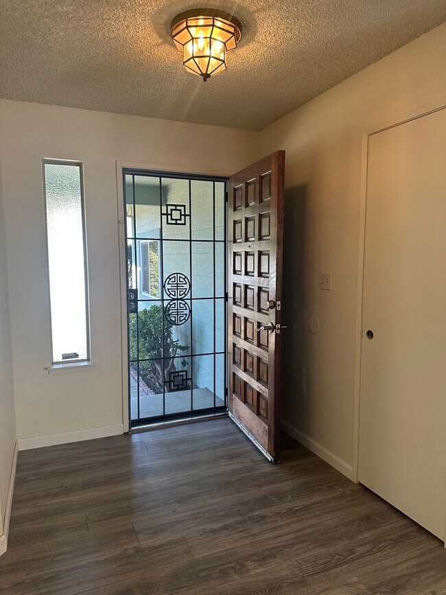 Foto del edificio - 3 Bedroom 2 Bath home in Vallejo