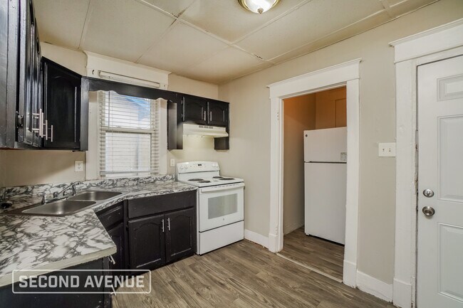 Building Photo - 225 S 39th St