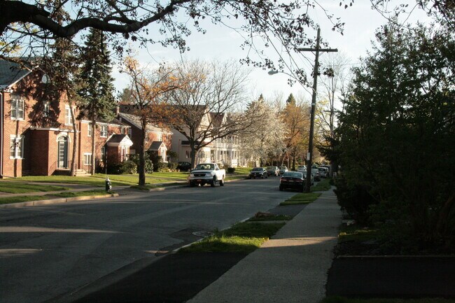 Building Photo - 152 Winthrop Ave