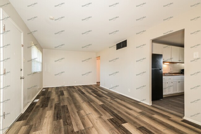 Building Photo - 310 Patterson Ln