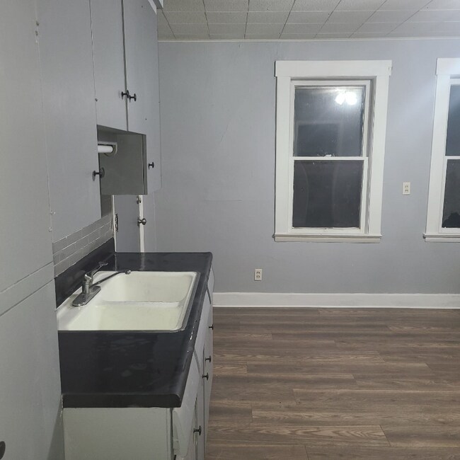 Building Photo - 7006 Clement Ave