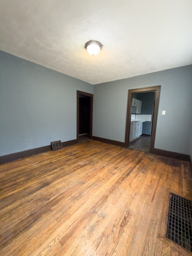 Building Photo - 2408 Monterey St